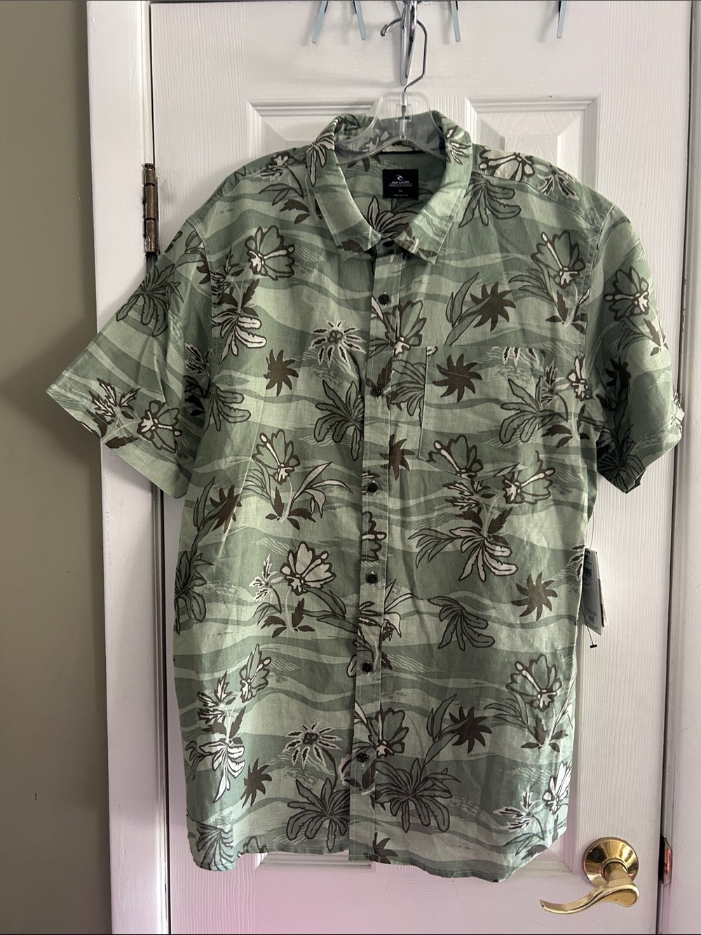 RIP CURL SHORT SLEEVE LINEN BLEND SHIRY SIZE XL NWT